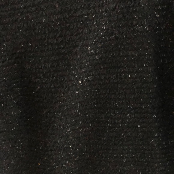 Black sequin top with feather bottom size small - Picture 5 of 6